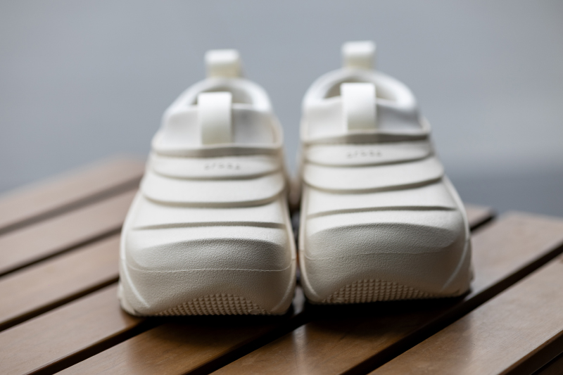 crocs洞洞鞋刘雨昕,crocs刘雨昕同款鞋花怎么装