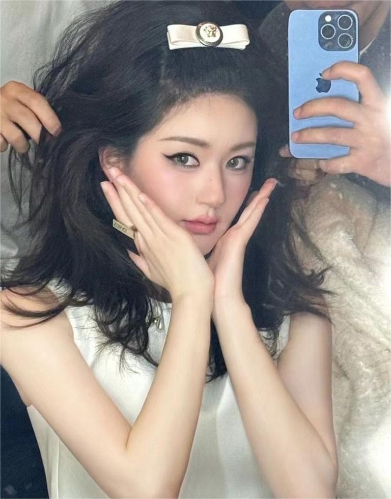 赵露思烟熏妆造型八卦,赵露思小烟熏眼妆