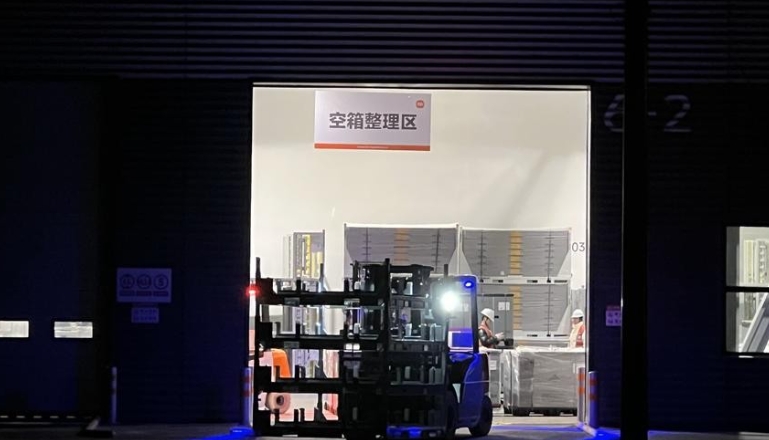 小米汽车新工厂最新动态,实探小米汽车深圳店