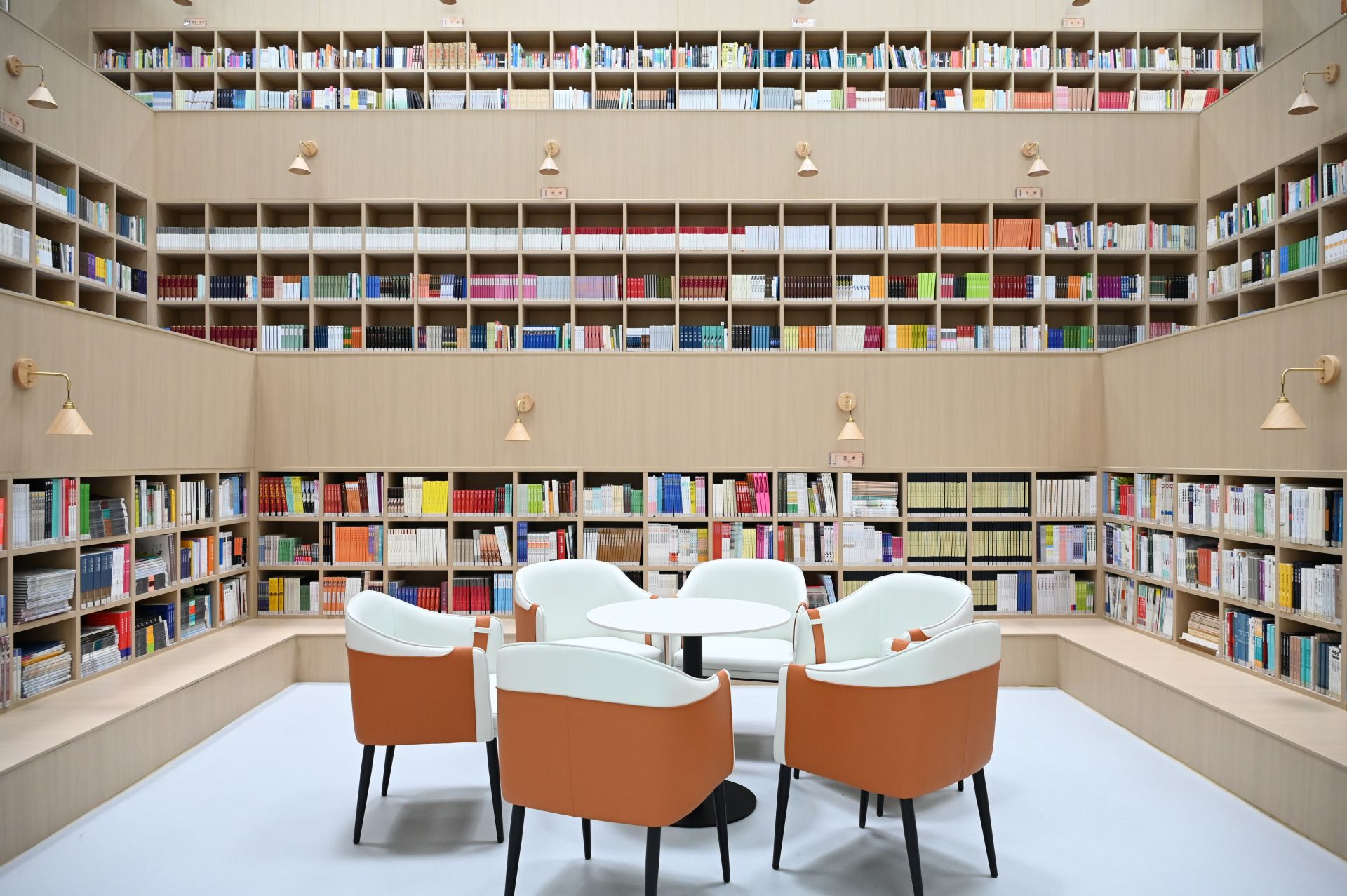 一座美好的图书馆应该是怎样的？南外高中图书馆新馆给出了答案