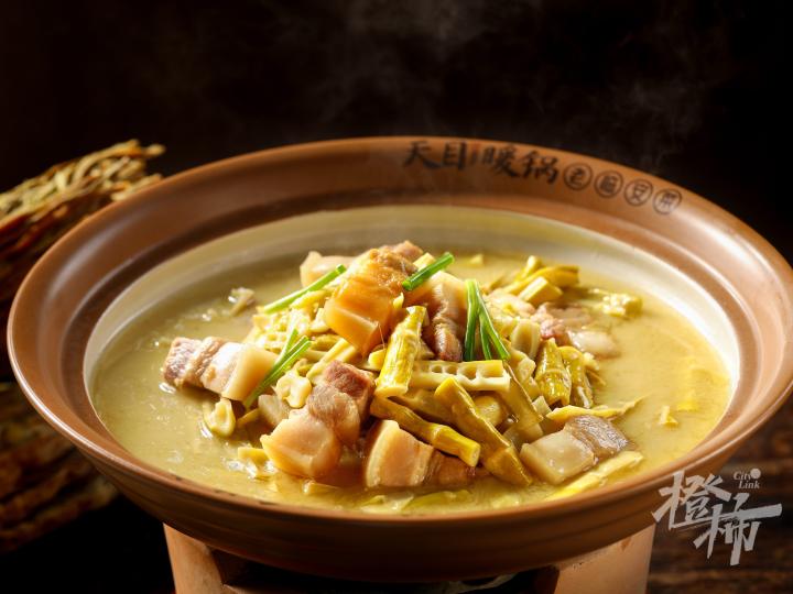 200名“尔滨”教练空降临安带滑雪，吃天目暖锅、泡湍口温泉……