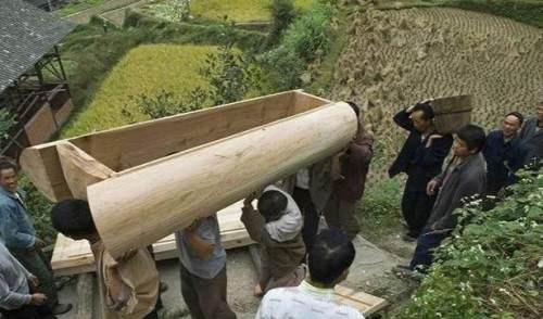 死后穿寿衣有什么讲究,人死后穿寿衣的忌讳