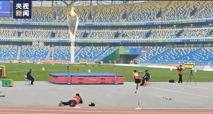 踢足球帅气射门视频,足球场上超帅过人瞬间