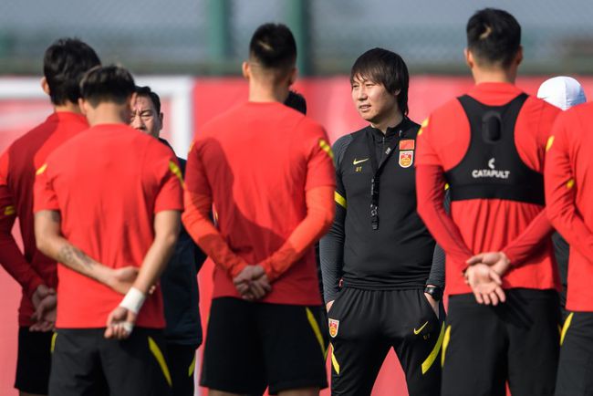 国足生死战首发阵容,国足热身赛大胜华夏取首胜