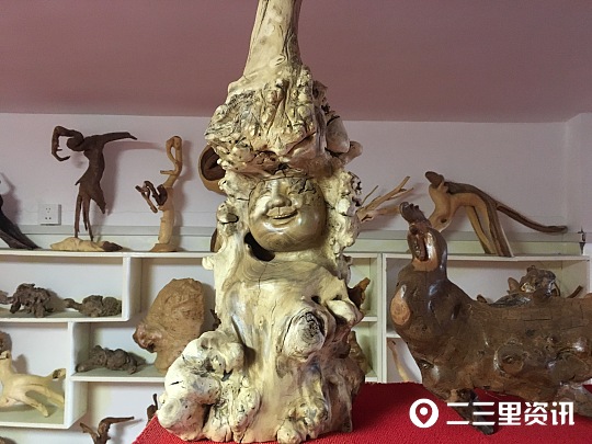 枯木逢春化腐朽为神奇的根雕艺术,他痴迷根雕24年妙手雕活枯树老根