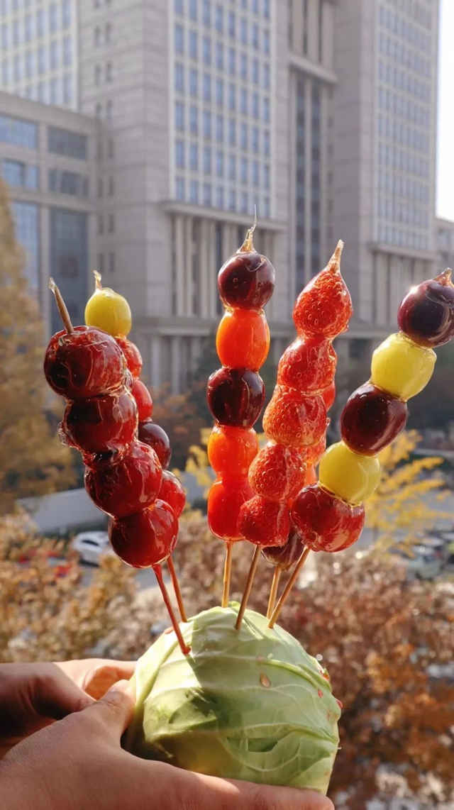 暖品上新、开辟“深夜食堂”,申城高校食堂让这个冬天不太冷