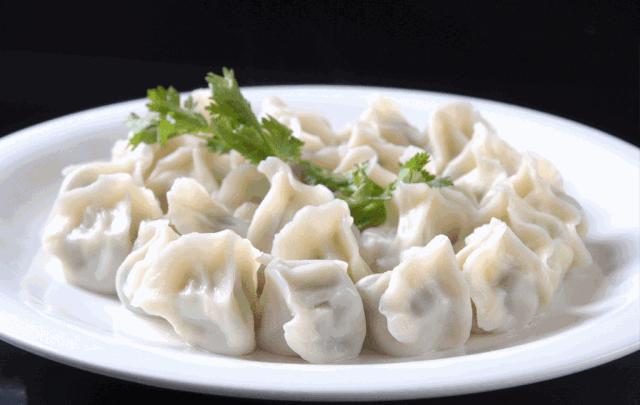 山东人很喜欢吃面食,山东人过年的馒头有多大