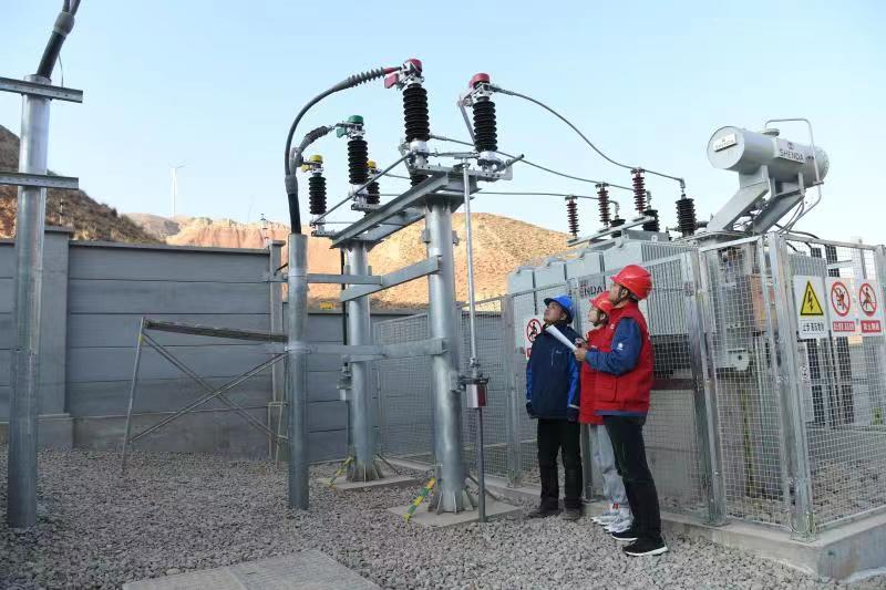 青海海东供电公司全力服务75兆瓦风电项目并网发电