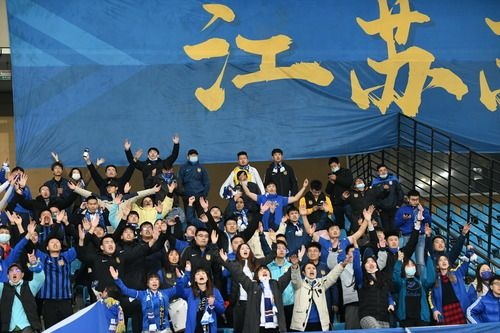 新华社中国足球赢得世界尊重,新华社谈中国足球