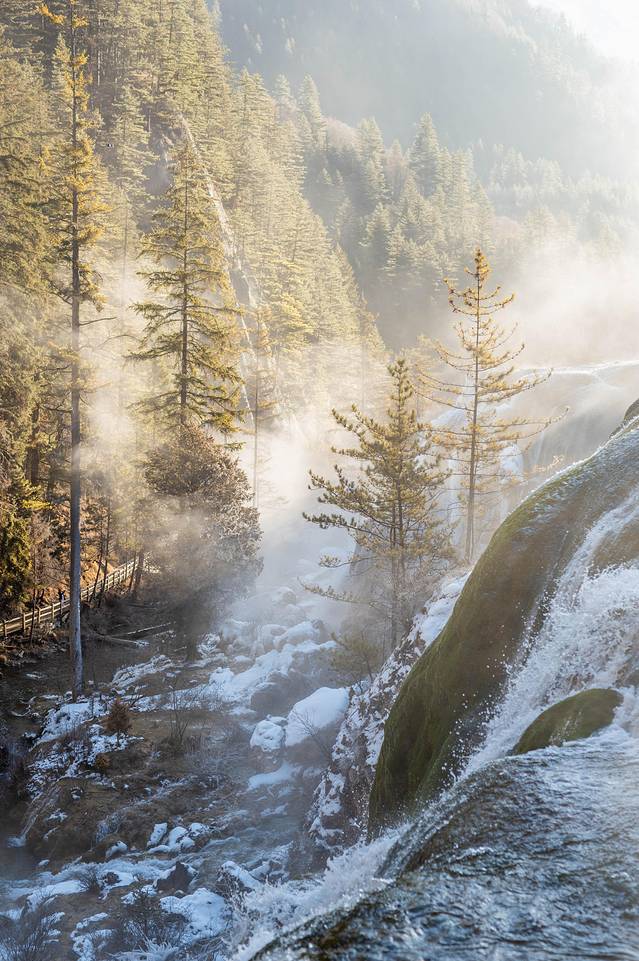 冬日梦幻童话九寨沟12月出发,九寨沟翠海蓝冰