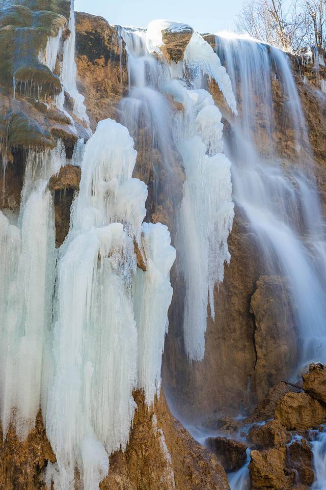 冬日梦幻童话九寨沟12月出发,九寨沟翠海蓝冰