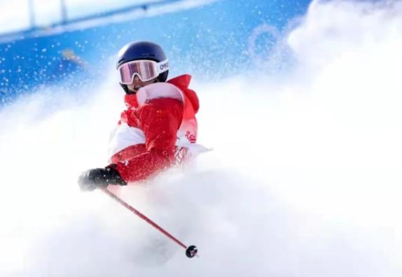 冬奥运喜获1金1银！8岁那年暑假，谷爱凌在稻香湖马场第一次上马……