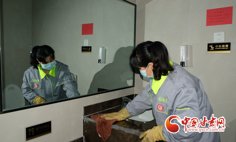 公厕保持环境整洁,公厕卫生干净舒适