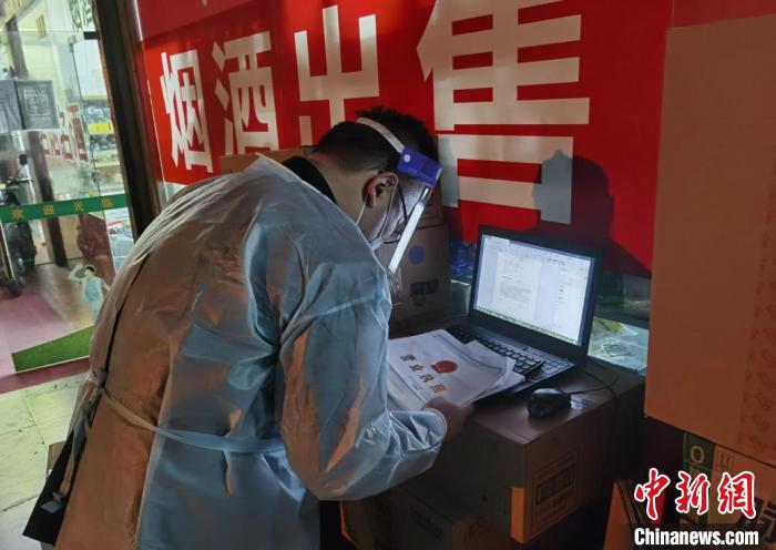 收高额配送费哄抬价格上海世纪华联多家加盟店被顶格罚款