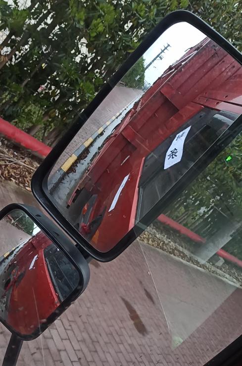 「e公司调查」“上海牌照，一律不给进”！货车司机车上吃住27天；还有车被贴上“封条”！运费直线暴涨，企业受困“物流关”