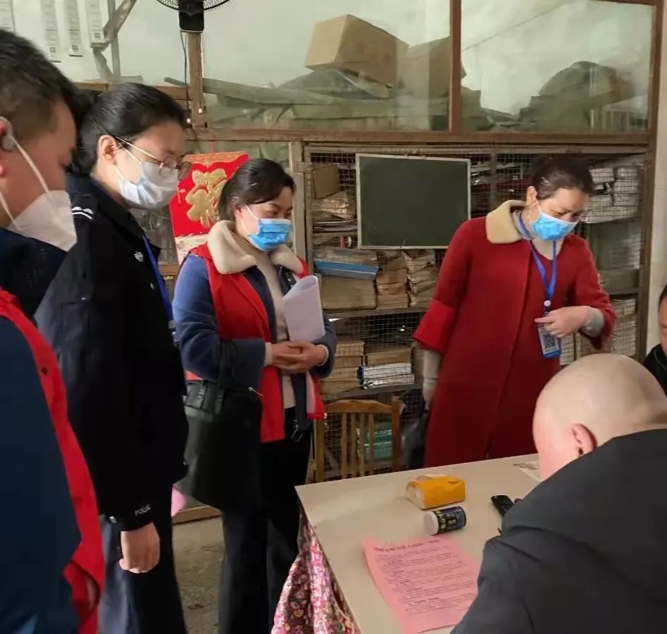 战疫她力量海报图片,战疫巾帼绽放她力量