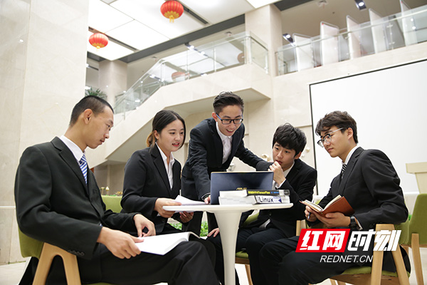 奋斗者·正青春丨95后“白帽黑客”王骕：手握“利剑”斩断网络犯罪