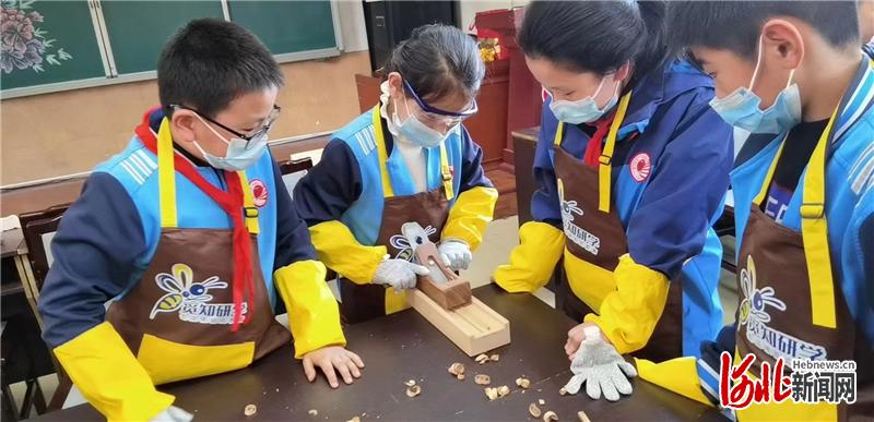 双减小学课堂,双减政策下的新学期校长发言