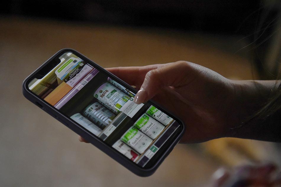 美国奶粉短缺问题愈演愈烈,美国奶粉出现抢购