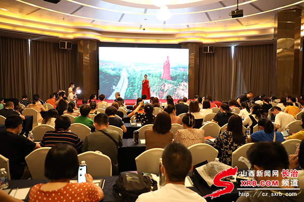 远山如黛近水含烟下一句,远山如黛近水含烟文案