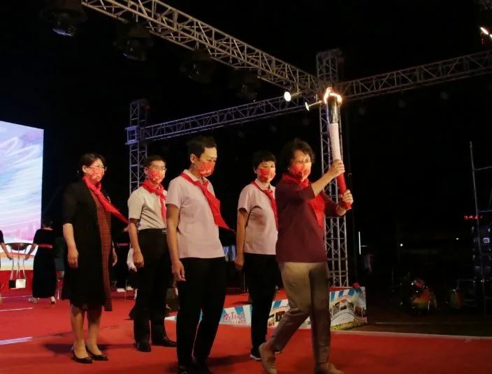 五秩芳华守初心自强不息铸辉煌｜德州五中举办2022年庆“六一”篝火晚会暨50周年校庆文艺演出