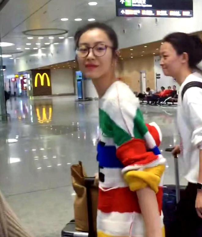 刘雯被拍到现身井柏然酒店俩人曾疑似被网友偶遇