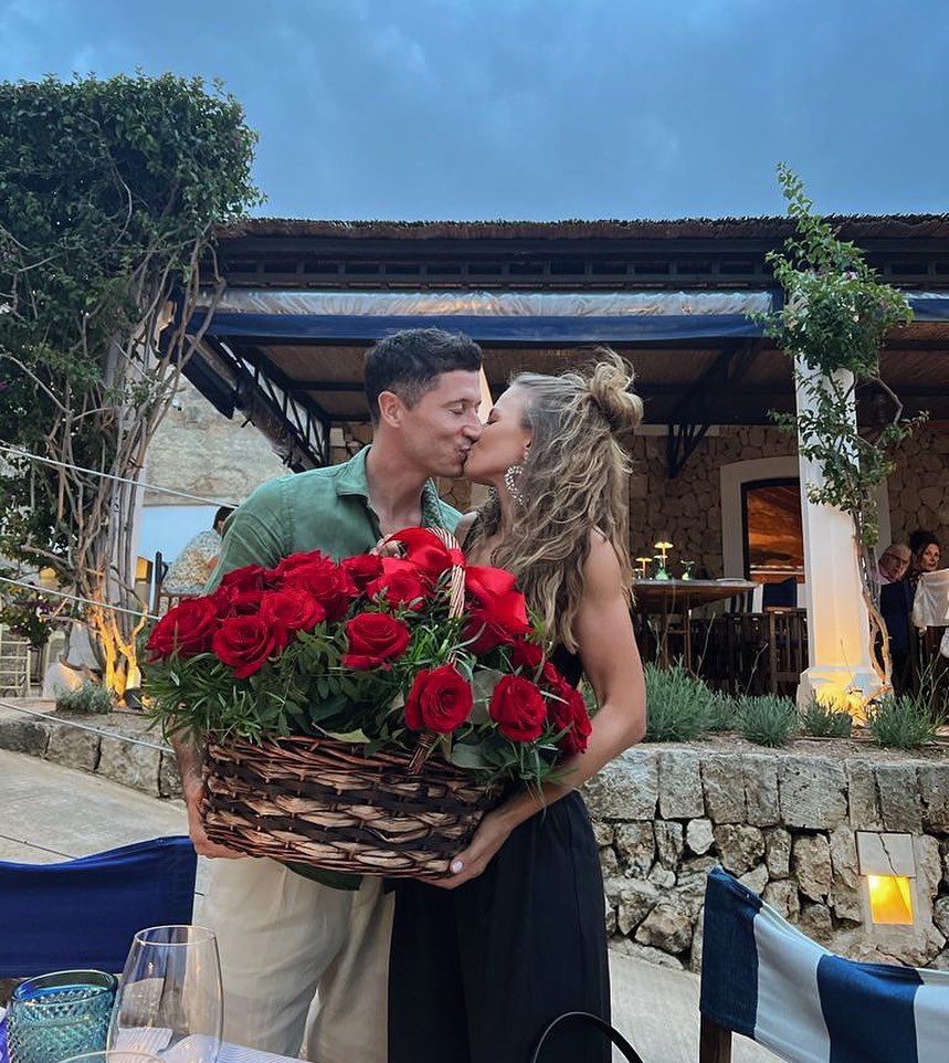 莱万结婚视频,波兰莱万年轻的时候