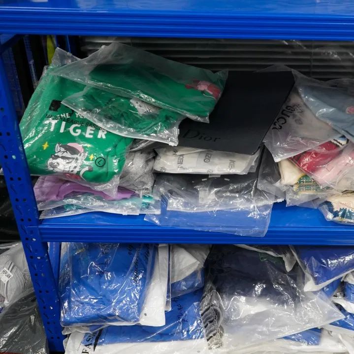 公安机关严查带货直播,民警积极参加公安部直播带货活动