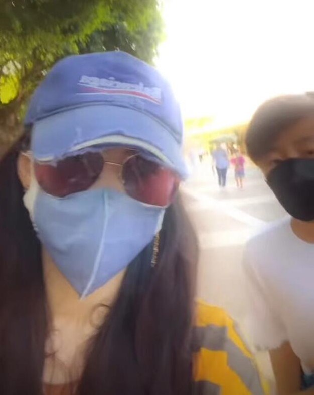 张柏芝晒与儿子小q互动画面,张柏芝二儿子近期视频图文