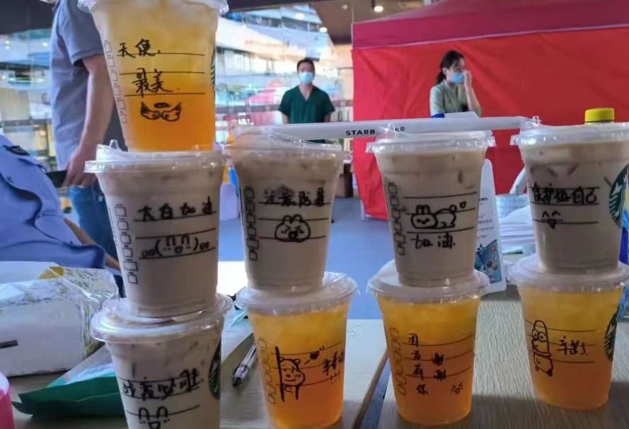 一抹志愿红温暖抗疫路,厦门抗击疫情志愿者