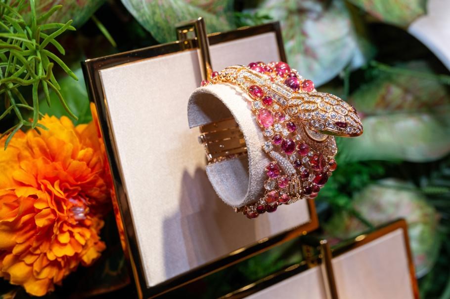 BVLGARI宝格丽EdenTheGardenofWonders奇境伊甸园高级珠宝系列于上海展览中心灿然盛放