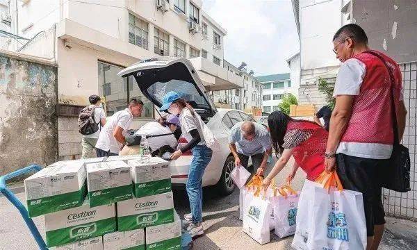 苏州一座充满江南小调的城市,苏州是一座园林城市的作者