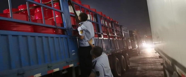 保障中秋节运输安全,中秋交警在岗保平安