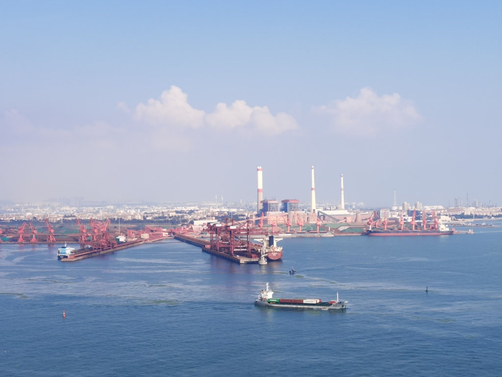 “过山车”上的海运货代人：海运价格被“膝斩”,货代公司纷纷承压