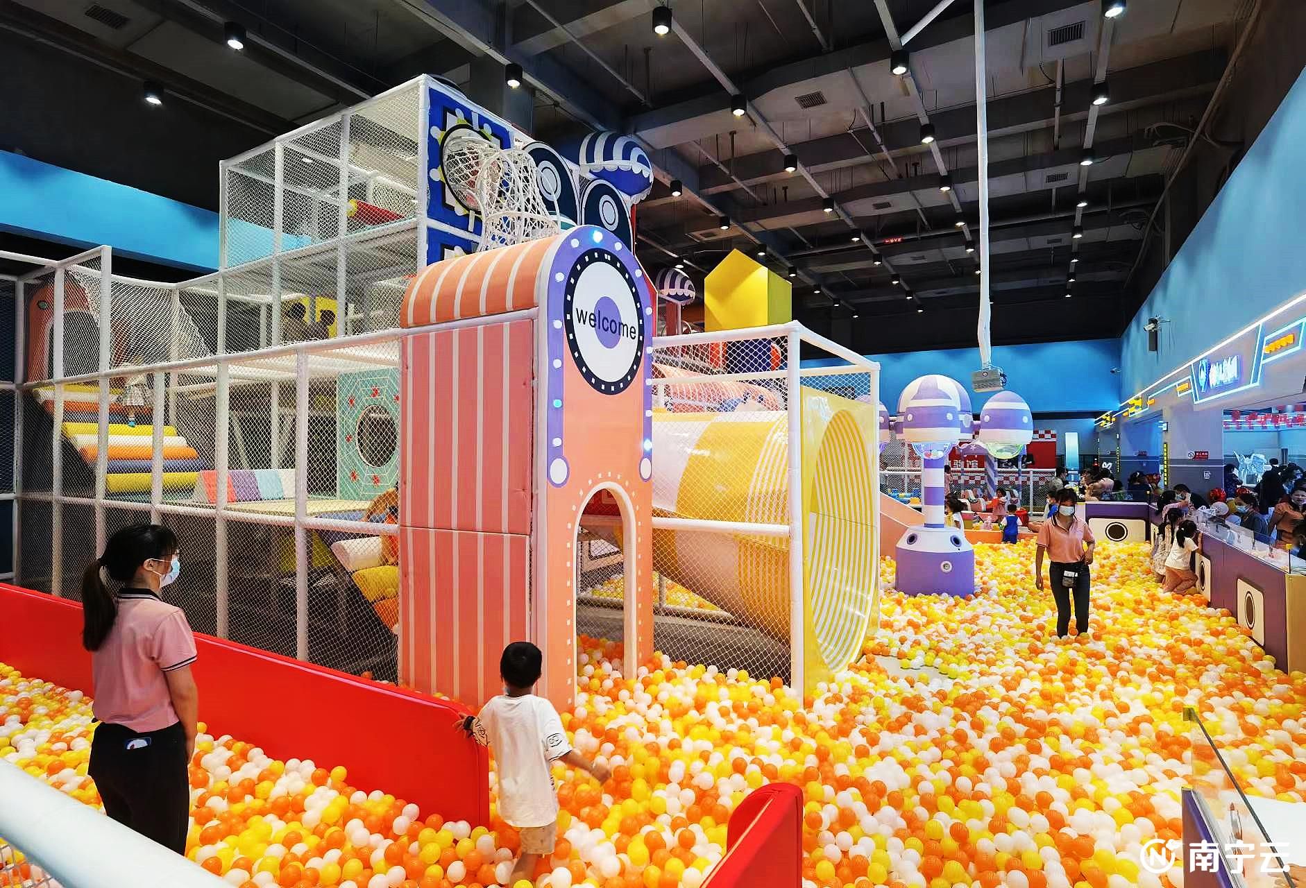 深圳沙井艺展中心跟杉杉奥特莱斯,深圳沙井杉杉奥特莱斯