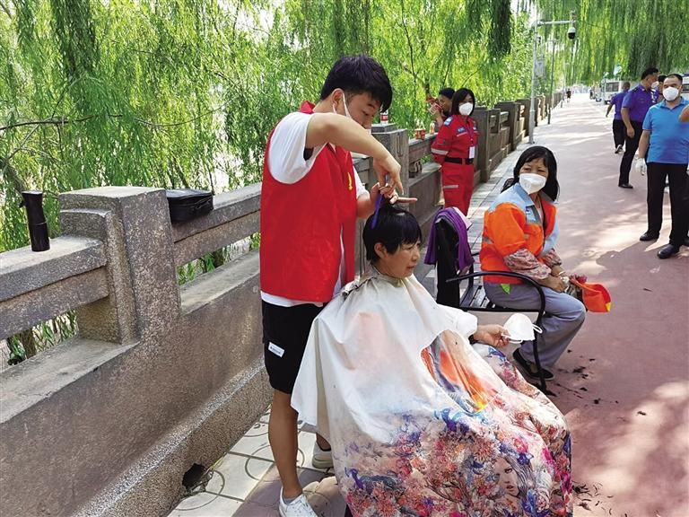 一抹志愿红温暖在冰城,一抹志愿红温暖战疫路