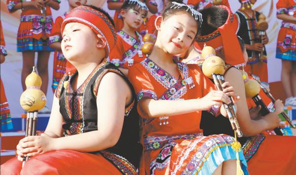 立德树人以德育人,立德树人桃李满园