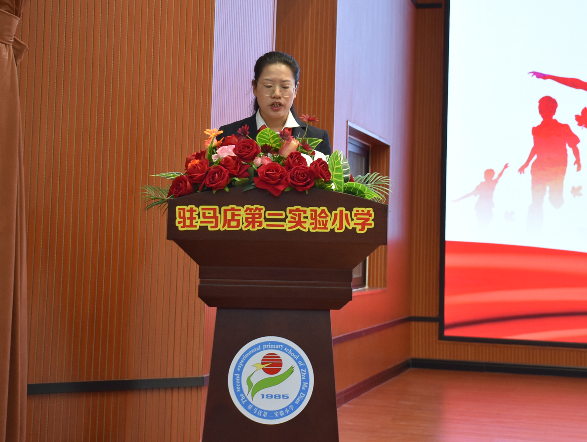 喜迎二十大童心永向党视频,驻马店第二十七小学入队仪式