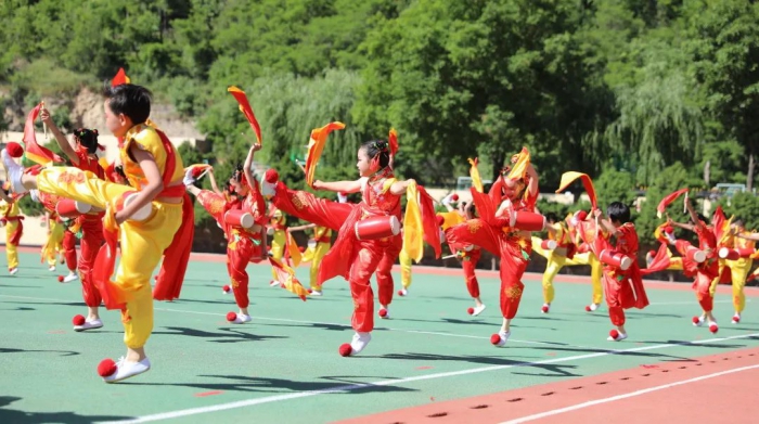 延安职业技术学院附属小学“安塞腰鼓”课程荣获陕西省中小学精品课程