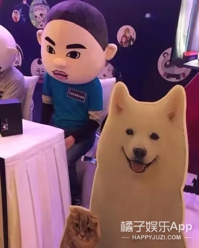 还记得“回忆专用小马甲”博主吗？他现在谈恋爱了？