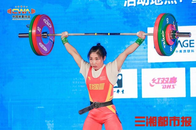 中国女子举重55公斤级张海琴,女子举重张海琴多大了