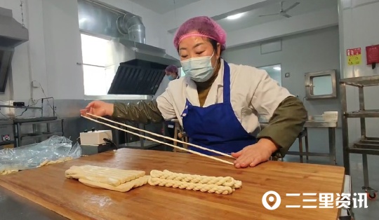 「乡村振兴」陈仓区以特色产业推动乡村振兴，一麻花厂年入近300万元