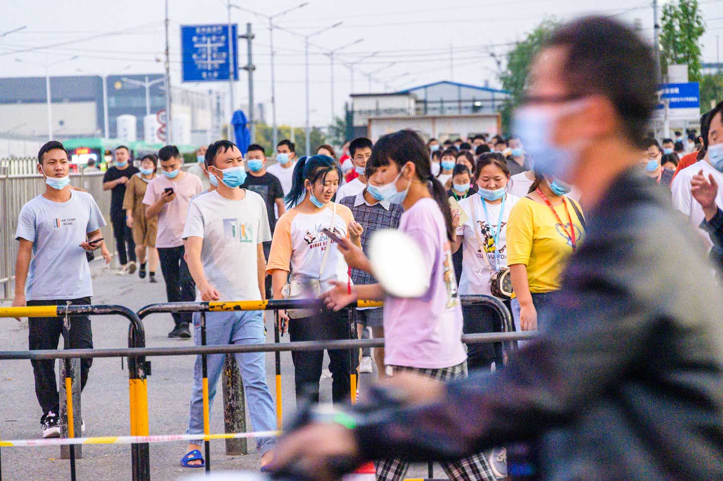 郑州富士康现在为什么大量招人,富士康郑州招聘信息最新套路