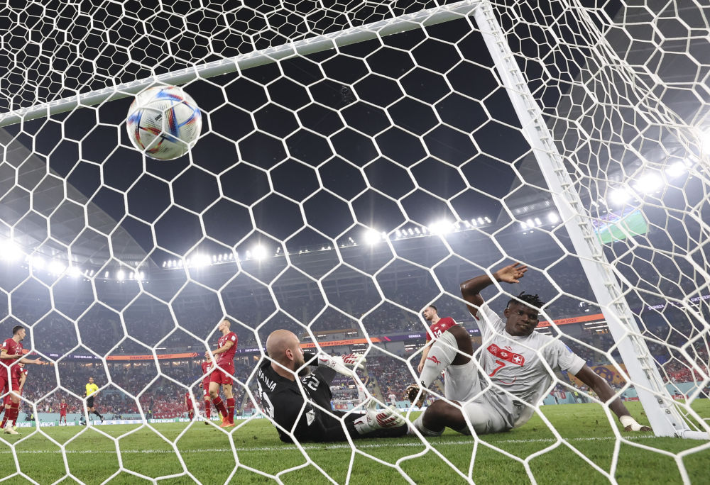 孙兴慜绝杀澳大利亚韩国反应,补时绝杀韩国2-1葡萄牙