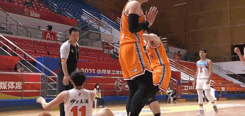 濯掍綋鐑涓秴浜夊啝澶ф垬,涓秴浜夊啝澶ф垙韪㈡垚绾㈢墝澶ф垬