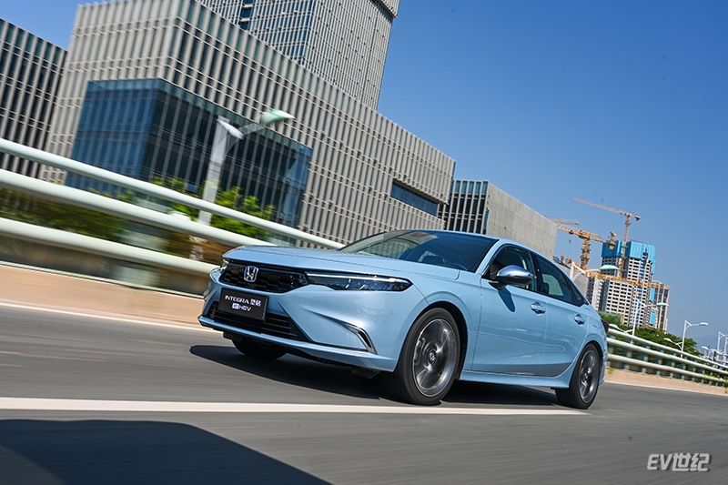 广汽本田型格幻夜科技版1.5t+cvt,广汽本田型格混动2023款评测