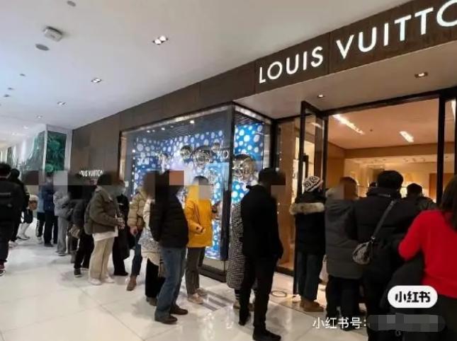 ​世界首富决心要把美妆代购“扫地出门”！涨价来了，还能“包治百病”吗？