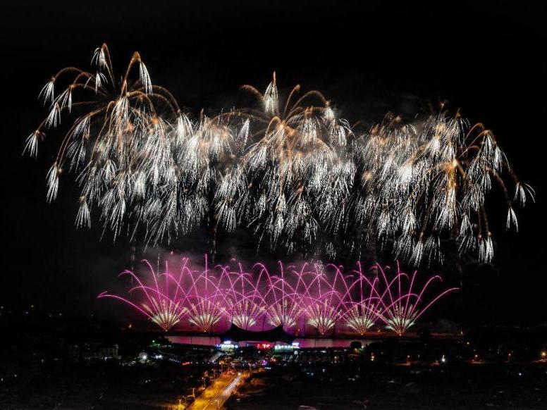 正月十五，和龙市“和衷共济跟*党**走龙兴致远庆元宵”焰火晚会，与您相约！
