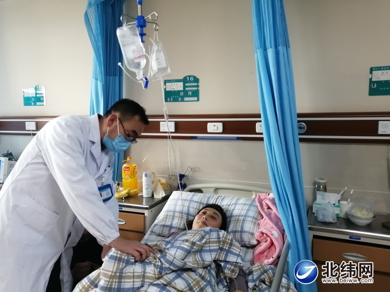 肾结石致一病人腰痛五年医生科学施治解除患者病痛