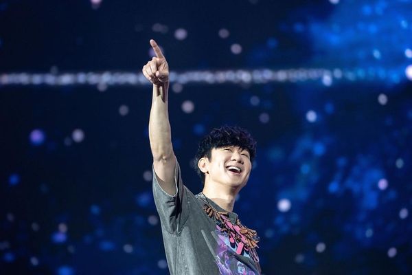 林俊杰演唱会拿走了什么,林俊杰演唱会最新戒指